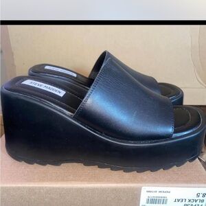 Steve Madden Black Platform Slides